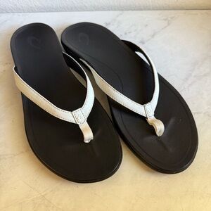 OluKai Ho'ōpio women's beach sandals